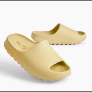 Playoff Flat Slider Sandal In Khaki Rubber *NEW*